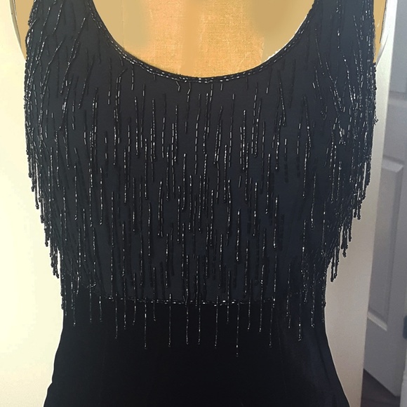 Kay Unger women's size 4 black velvet & bead dress - Picture 4 of 6
